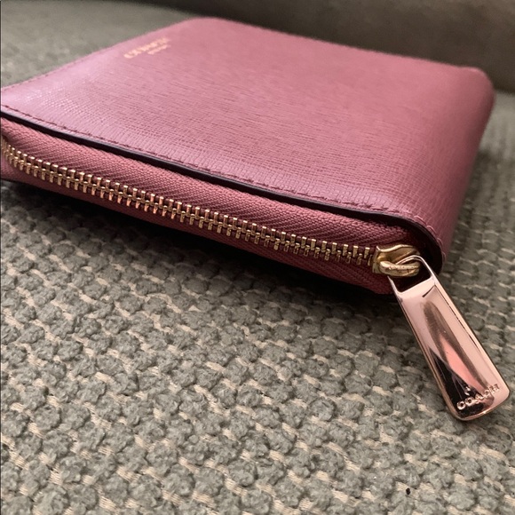 Coach Mauve Billfold Wallet - Picture 3 of 10